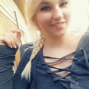 Meet your Posher, Kaitlin mae